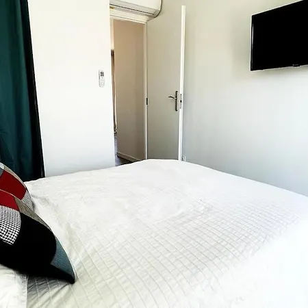 Pepite Pied A Terre Plein Coeur D Endoume * Марсель